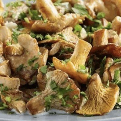 #Poêlée de Girolles fraiches  (15 min à 150°c recouvert d'alu)